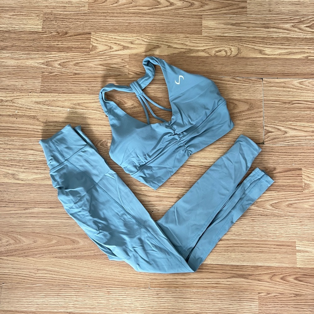 TLF Leggings and Sports Bra Workout Set